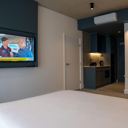 Value Suites Penrith Exteriör bild