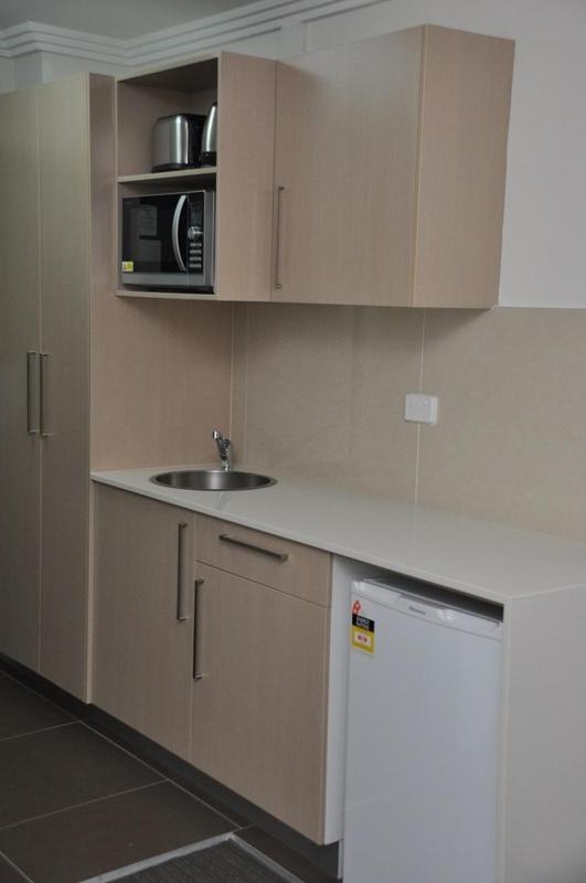 Value Suites Penrith Exteriör bild