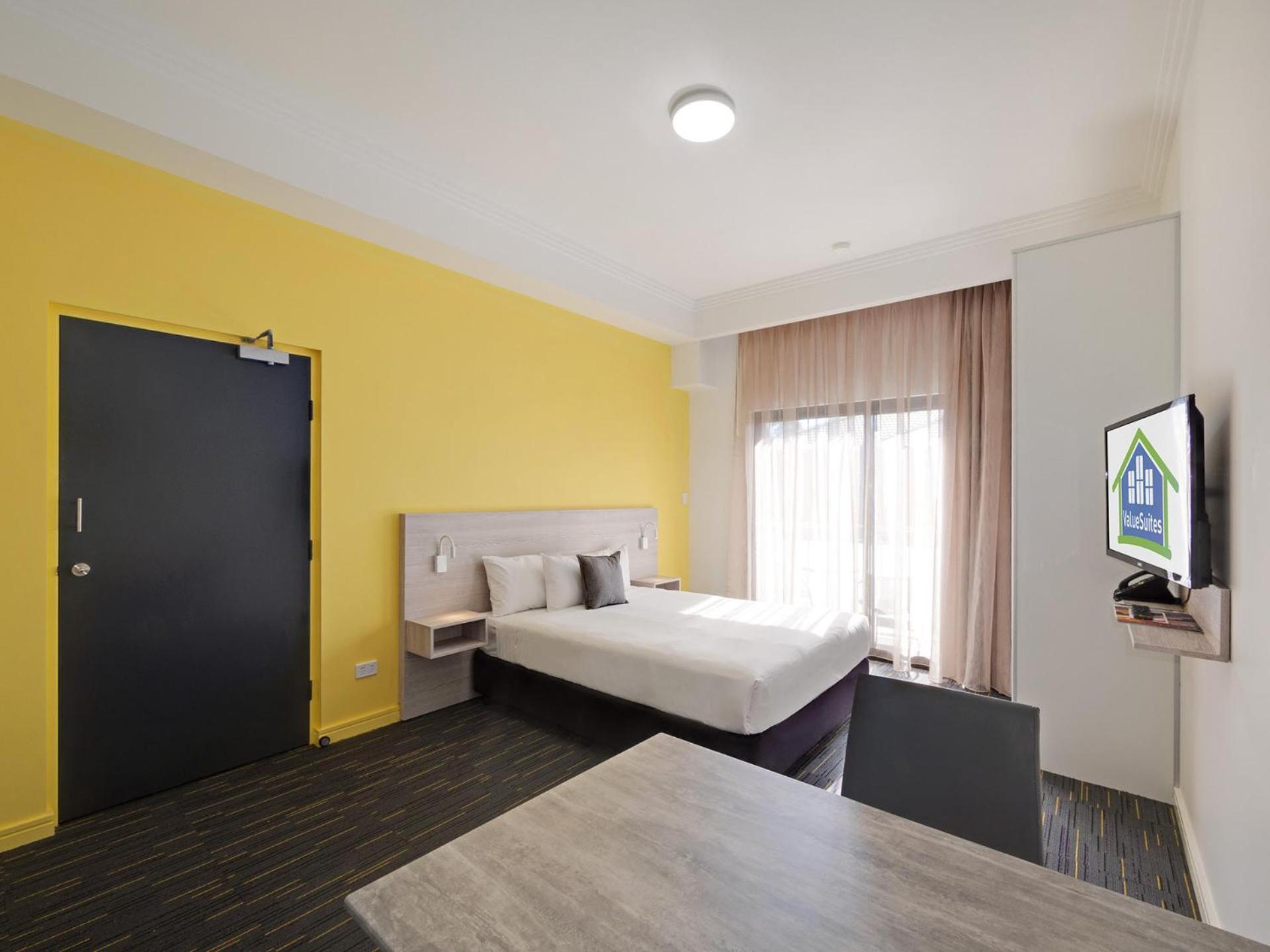 Value Suites Penrith Exteriör bild